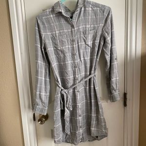 Banana Republic Gray Plaid button down dress